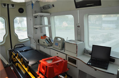 长治救护车内部